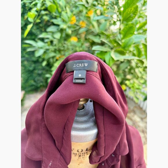 J. Crew 100% Silk Burgundy Red Classic Sleeveless Button Down Blouse Top Size 8 - Picture 2 of 7